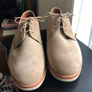 Allen Edmonds Nomad tan suede lace up shoe size 11